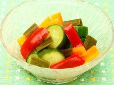 Quick Pickles with Vegetables